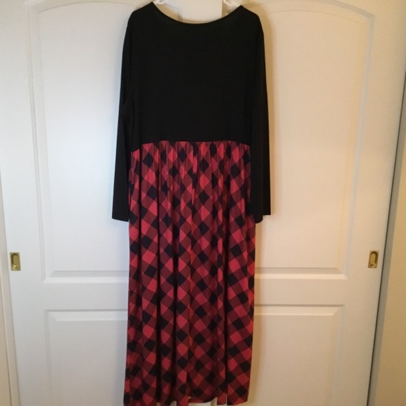 Women's Plus Size Long Sleeve Plaid Maxi Dress With Pockets - Picture 4 of 5